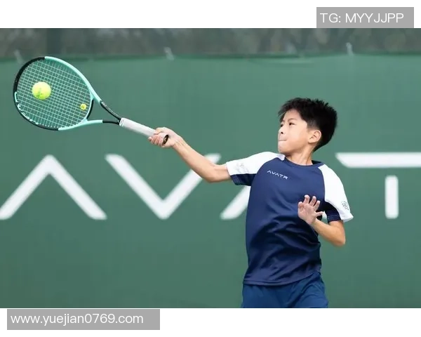 赛后分析：西安网球队与深圳网球队的战术配合与表现探讨