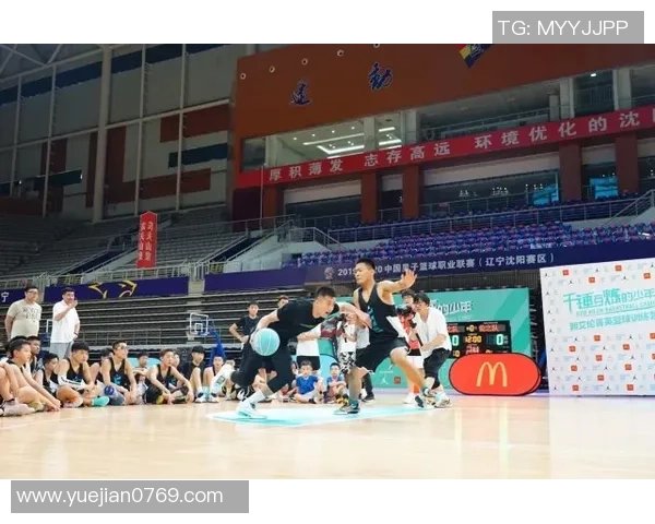 赵强畅谈羽毛球生涯：从青涩少年到世界冠军的心路历程