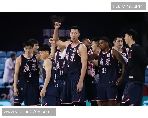 重庆篮球队实力变革引发热议球迷期待新赛季表现提升