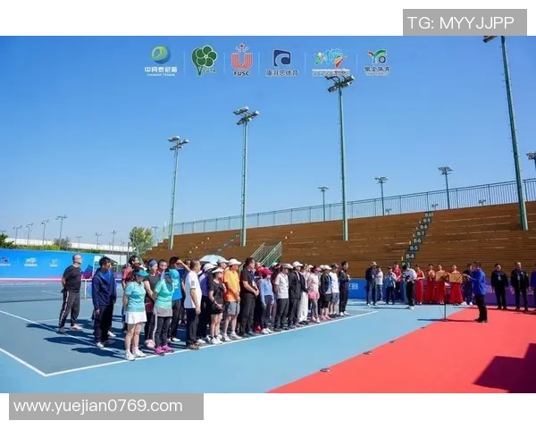 重庆网球队在总决赛中的灵活战术与团队协作展现出色表现