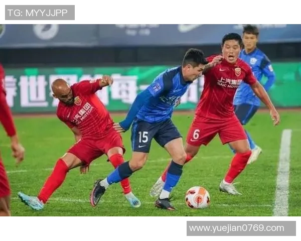 重庆足球队以67分领跑冠军赛积分榜展现强劲实力