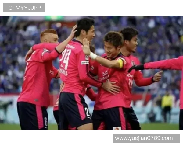 重庆足球队在钻石联赛中的逆袭之路与荣耀时刻全景回顾