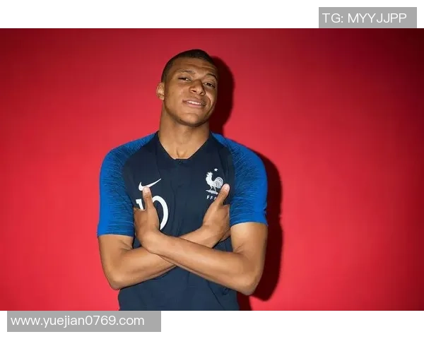 足球场上的风采与魅力著名足球明星发型大赏图片精选 足球场上的风采与魅力著名足球明星发型大赏图片精选