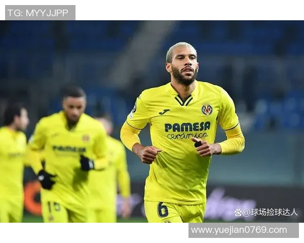 足球明星侧分发型的魅力与时尚解析让你成为球场焦点