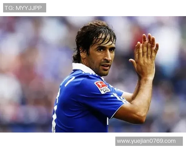 足球明星西装魅力展现男士风采的精彩瞬间 足球明星西装魅力展现男士风采的精彩瞬间